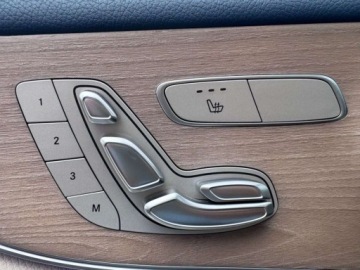 Mercedes Klasa E W213 Coupe Facelifting 2.0 E220d 194KM 2020 Mercedes-Benz Klasa E E 220 d 4MATIC Coupe AMG Panorama Burmester Wide, zdjęcie 24