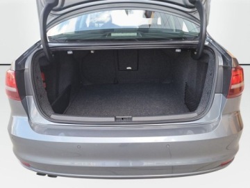 Volkswagen Jetta VI Sedan Facelifting 1.4 TSI 125KM 2017 Volkswagen Jetta Climatronic 2-strefowy Tempomat Czujniki parkowania Bluet, zdjęcie 24