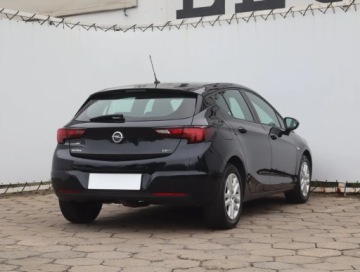 Opel Astra J GTC 1.6 CDTI Ecotec 110KM 2018 Opel Astra 1.6 CDTI, Salon Polska, Klima, zdjęcie 4