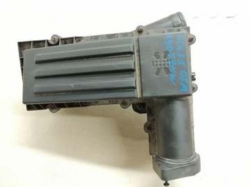 8C0129607 POUZDRO FILTRU VZDUCHU 1.9 TDI 77 2007 VW GOLF V (1K1)