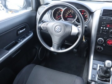 Suzuki Grand Vitara II SUV 1.9 DDiS 129KM 2008 Suzuki Grand Vitara 1.9 DDiS, 4X4, Klima, zdjęcie 6