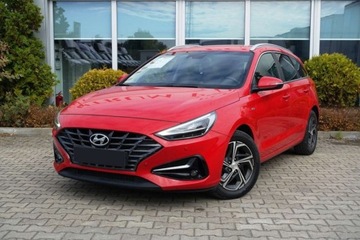 Hyundai i30 III Wagon Facelifting 1.5 T-GDI 48V 160KM 2020 Hyundai i30 Automat, Tempomat, Klimatyzacja 2stref. CarPlayAA, czujniki pa