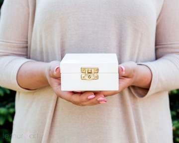 Деревянная шкатулка со мхом для обручальных колец ИНИЦИАЛЫ Украшение жениха и невесты