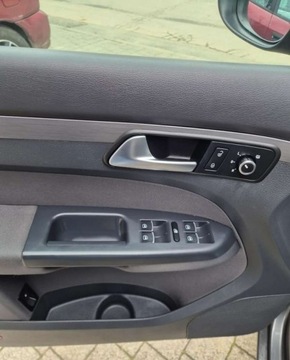 Volkswagen Touran II 1.6 TDI 105KM 2012 Volkswagen Touran 1.6 TDI 7 FOTELI Zero Rdzy Bardzo zadbany 1.6 Diesel, zdjęcie 17