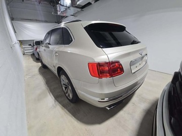 Bentley Bentayga 2017 Bentley Bentayga W12 2017 6.0l 6.0 Benzyna 600KM, zdjęcie 3