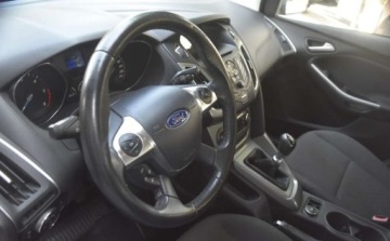 Ford Focus III Sedan Facelifting 1.6 TDCi 95KM 2014 Ford Focus Ford Focus 1.6 TDCi DPF Trend 1.6 Diesel 95KM, zdjęcie 19