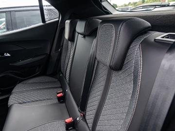 Peugeot 2008 II 2025 Od ręki - Allure e-DCS 1.2 mHEV 145KM / Pakiet Navigation i Access, zdjęcie 15