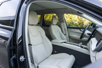 Volvo XC60 II 2025 Volvo XC 60 Plus Dark B5 AWD mild hybrid Benzyna, zdjęcie 23