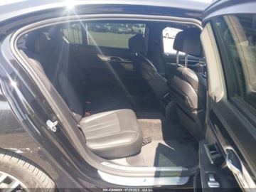 BMW Seria 7 G11-G12 2020 BMW Seria 7 750i xDrive 2020 4.4l 4.4 Benzyna 523KM, zdjęcie 12