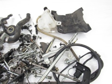 Болты + шайбы + крышки и т.д. Yamaha YZF 125 R, 08r