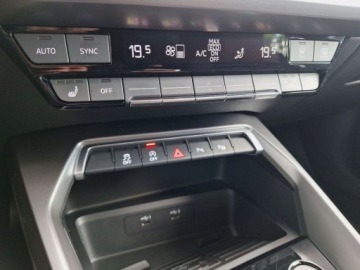 Audi A3 8Y Sportback 1.5 35 TFSI 150KM 2024 Audi A3 Sportback 35TFSI 150KM Sline Stronic LEDTempomatKylessSmartphoneIn, zdjęcie 13