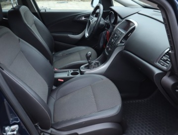 Opel Astra J Hatchback 5d 1.6 Turbo ECOTEC 180KM 2011 Opel Astra 1.6 T, Navi, Xenon, Klima, Klimatronic, zdjęcie 8