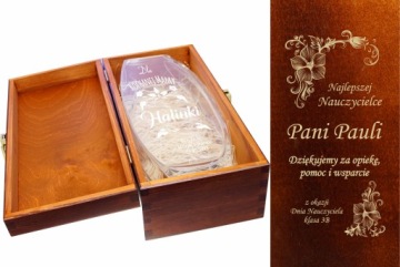 Ваза для цветов в коробке с гравировкой в ​​подарок.