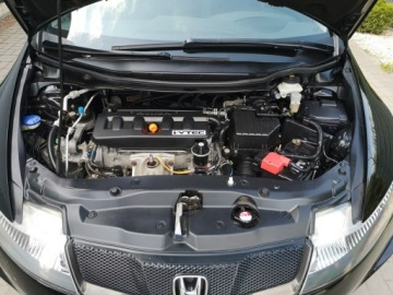 Honda Civic VIII Hatchback 3d 1.8 i-VTEC 140KM 2010 Honda Civic 1.8 I-VTEC 140KM Klimatronic Tempomat, zdjęcie 21