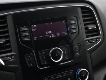 Renault Megane IV Hatchback 5d 1.2 Energy TCe 100KM 2016 Renault Megane 1.2 TCe, Salon Polska, zdjęcie 11