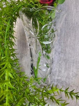 СТЕКЛЯННАЯ ВАЗА