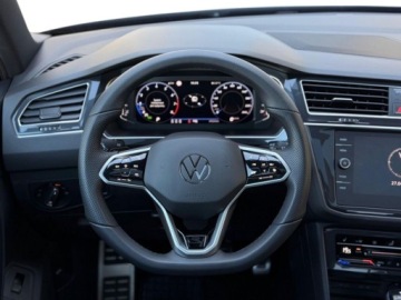 Volkswagen Tiguan II SUV Facelifting 1.5 TSI 150KM 2021 Volkswagen Tiguan Salon PL FV23 Webasto Harman Kardon Panorama Matrix, zdjęcie 25