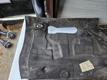 ТЕПЛОВАЯ ЗАЩИТА ТОННЕЛЯ ТРАНСМИССИИ AUDI A6 C7 A7 4G