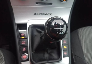 Volkswagen Passat B7 Variant 2.0 TDI CR DPF BlueMotion 140KM 2013 Volkswagen Passat Alltrack 4x4140KM AlltrackNAVIgacja 6 Biegow2xPDC 4Motion, zdjęcie 9