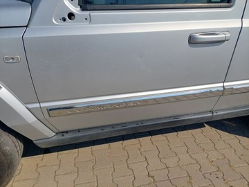 DVEŘE PŘEDNÍ LEVÉ JEEP COMMANDER