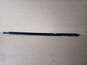Listwa szyby drzwi prawa tylna Toyota Rav4 II 00-