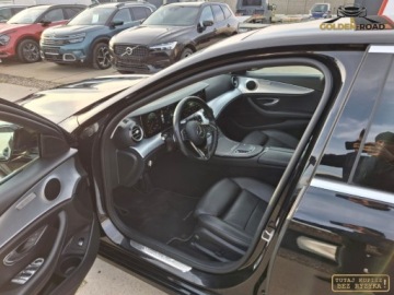 Mercedes Klasa E W213 Limuzyna Facelifting 2.0 E220d 194KM 2021 Mercedes-Benz Klasa E E220 d 194KM panorama navi digital lift alu skora gr, zdjęcie 9