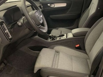 Volvo XC40 2026 VOLVO XC40 B4 Plus Dark Suv 2.0 (197KM) 2025, zdjęcie 3