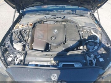 Mercedes Klasa C W206 Limuzyna 2.0 300 258KM 2022 Mercedes-Benz Klasa C MERCEDES-BENZ C 300 SEDAN 2.0 Benzyna 259KM, zdjęcie 11