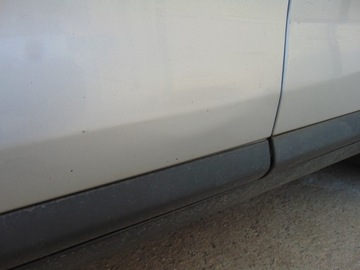 DVEŘE LEVÉ PŘEDNÍ FORD KUGA MK1 BARVA O8