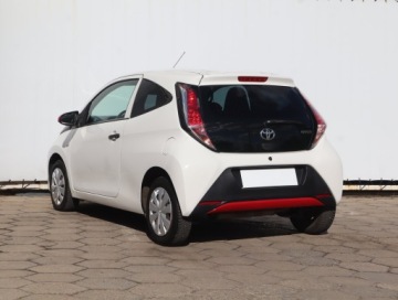 Toyota Aygo II Hatchback 5d 1.0 VVT-i 69KM 2015 Toyota Aygo 1.0 VVT-i, Klima, zdjęcie 3