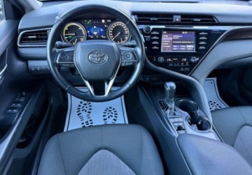 Toyota Camry IX Sedan 2.5 Hybrid Dynamic Force 218KM 2019 Toyota Camry salon Polska, FV-VAT23 2.5 Hybryda 218KM, zdjęcie 3