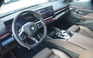 BMW Seria 5 G90-91 Touring 2.0 520d 197KM 2025 BMW Seria 5 BMW Bonkowscy Salon Polska Bogate wyposazenie 2.0 196KM, zdjęcie 7