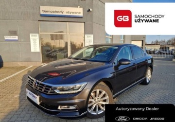 Volkswagen Passat B8 Limousine 1.8 TSI BlueMotion Technology 180KM 2017 Volkswagen Passat 1,8 TSI 180 KM Automat DSG Salon PL ASO Highline