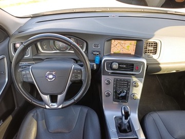 Volvo V60 II  2018 VOLVO V60 Facelifting 2.0 T3 DRIVE-E 152KM, Manual, 2x Klucz, zdjęcie 4