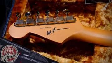 FENDER Майкл Ландау Coma Stratocaster, США