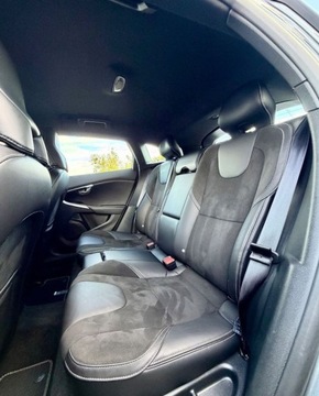 Volvo V40 II Cross Country Facelifting 2.0 T4 190KM 2018 Volvo V40 T4 R-DESIGN 190KM alcantara FULL LED bezwypadkowy 1 wlasciciel F, zdjęcie 28