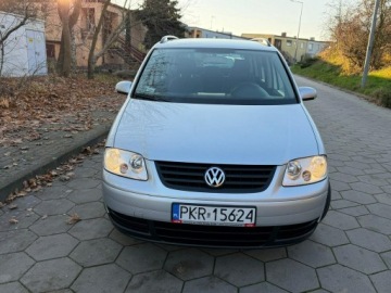 Volkswagen Touran I 1.6 102KM 2006 Volkswagen Touran 1.6 Benzyna 7osób, zdjęcie 1