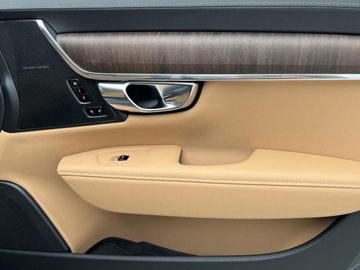 Volvo V90 II 2025 VOLVO V90 T6 AWD Plug-In Hybrid Plus Dark Combi 2.0 (398KM) 2025, zdjęcie 15