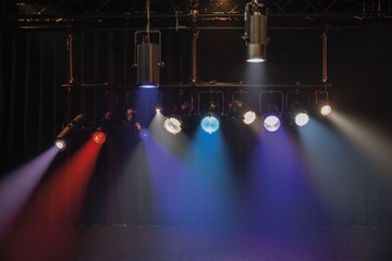 Showtec Performer 1000 LED MKII - Френнель Фары