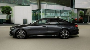 BMW Seria 5 G90-91 Touring 2.0 520d 197KM 2025 BMW 520 xDrive Limuzyna - DEMO - Koła zimowe w, zdjęcie 3