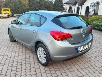 Opel Astra J Hatchback 5d 1.4 Twinport ECOTEC 100KM 2011 Opel Astra 1.4 100KM Klima 1-reka Tablet Carplay Gotowy do jazdy PL, zdjęcie 16