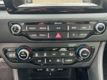 Kia Niro I Crossover 1.6 GDi Hybrid 141KM 2018 Kia Niro HYBRYDA AUTOMAT NAWIGACJA KLIMATYZACJA KAMERA COFANIA ASYSTENT PA, zdjęcie 10