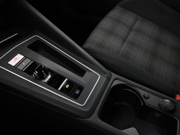 Volkswagen Golf VIII GTE 1.4 Plug-In Hybrid 245KM 2021 Volkswagen Golf PHEV full LED navi czujniki, zdjęcie 30