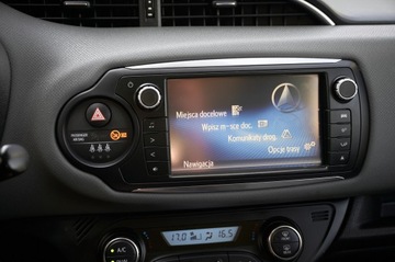 Toyota Yaris III 2015 Toyota Yaris Hybrid 1.5 VVT-i KAMERA zarejestrowany w Polsce, zdjęcie 36