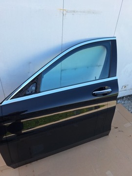 DVEŘE LEVÉ PŘEDNÍ MERCEDES C TŘÍDA W205 BEZ MALOVAT W BARVA 197