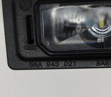 SKODA KAROQ 2018 SVĚTLO OSVĚTLENÍ ZADNÍ TABULKY SPZ