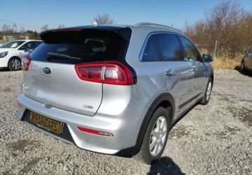 Kia Niro I Crossover 1.6 GDi Hybrid 141KM 2017 Kia Niro Kia Niro 1.6 hybryda klima kamera stan bdb gwarancja przebiegu 1.6, zdjęcie 2