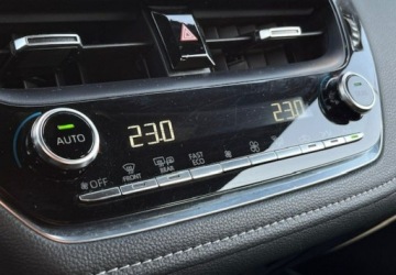 Toyota Corolla XII TS Kombi 1.8 Hybrid 122KM 2020 Toyota Corolla Hybryda Automat Navi Kamera Led Grzane fotele Tempomat, zdjęcie 31