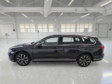 Volkswagen Passat B8 Variant Facelifting 2.0 TDI SCR 150KM 2021 Volkswagen Passat DSG Elegance 2.0 TDI 150 KM FV-2, zdjęcie 2