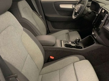 Volvo XC40 Crossover Facelifting 2.0 B3 163KM 2025 VOLVO XC40 B3 Core Suv 2.0 (163KM) 2025, zdjęcie 13
